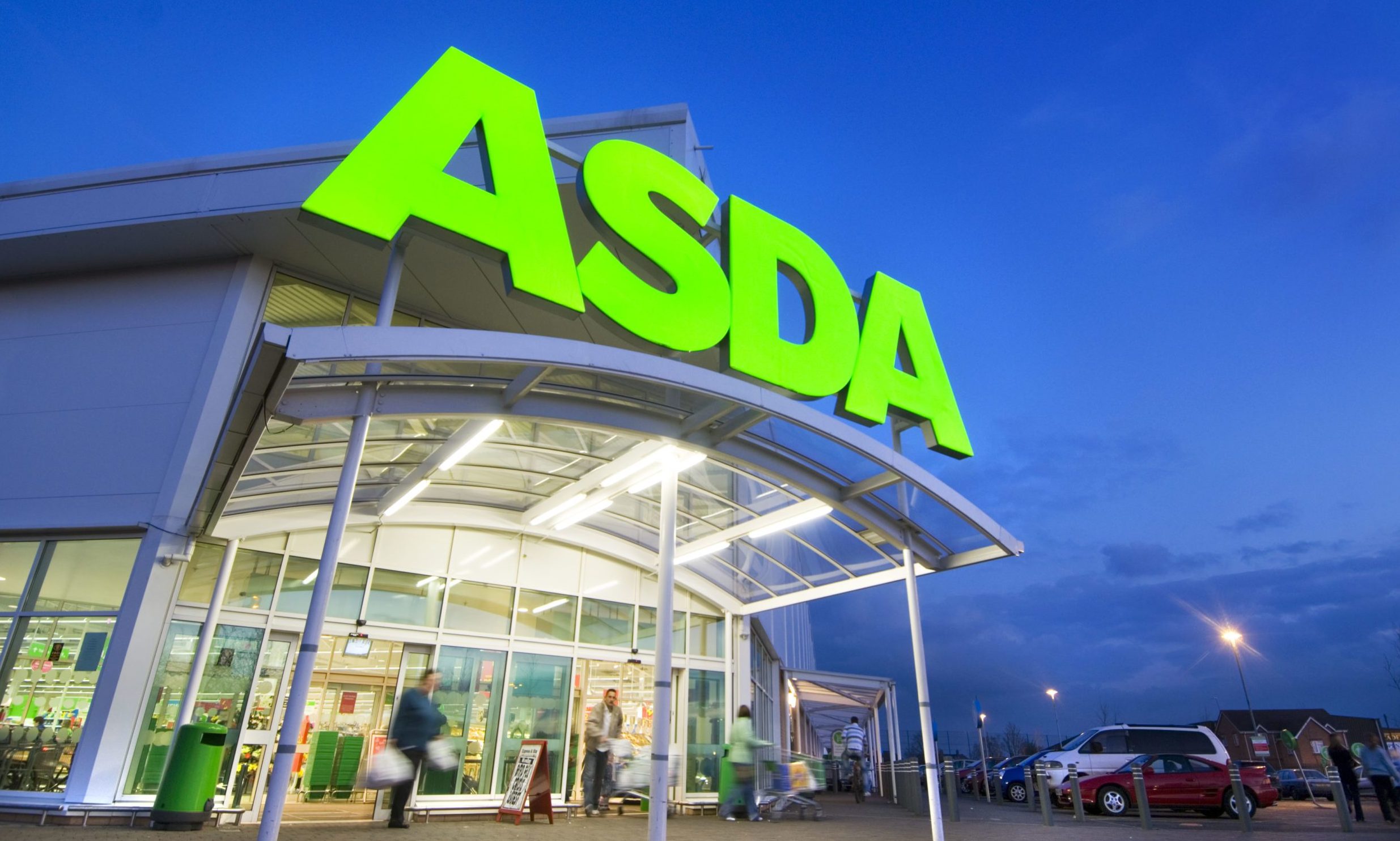 Asda owners eye £500m property deal | Retail Sector