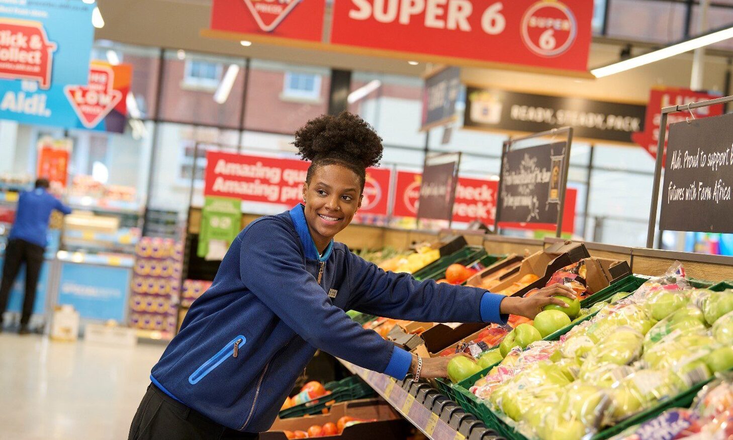 Aldi To Create 500 Apprenticeship Roles In 2024 Retail Sector   Aldi Colleague E1706089443499 